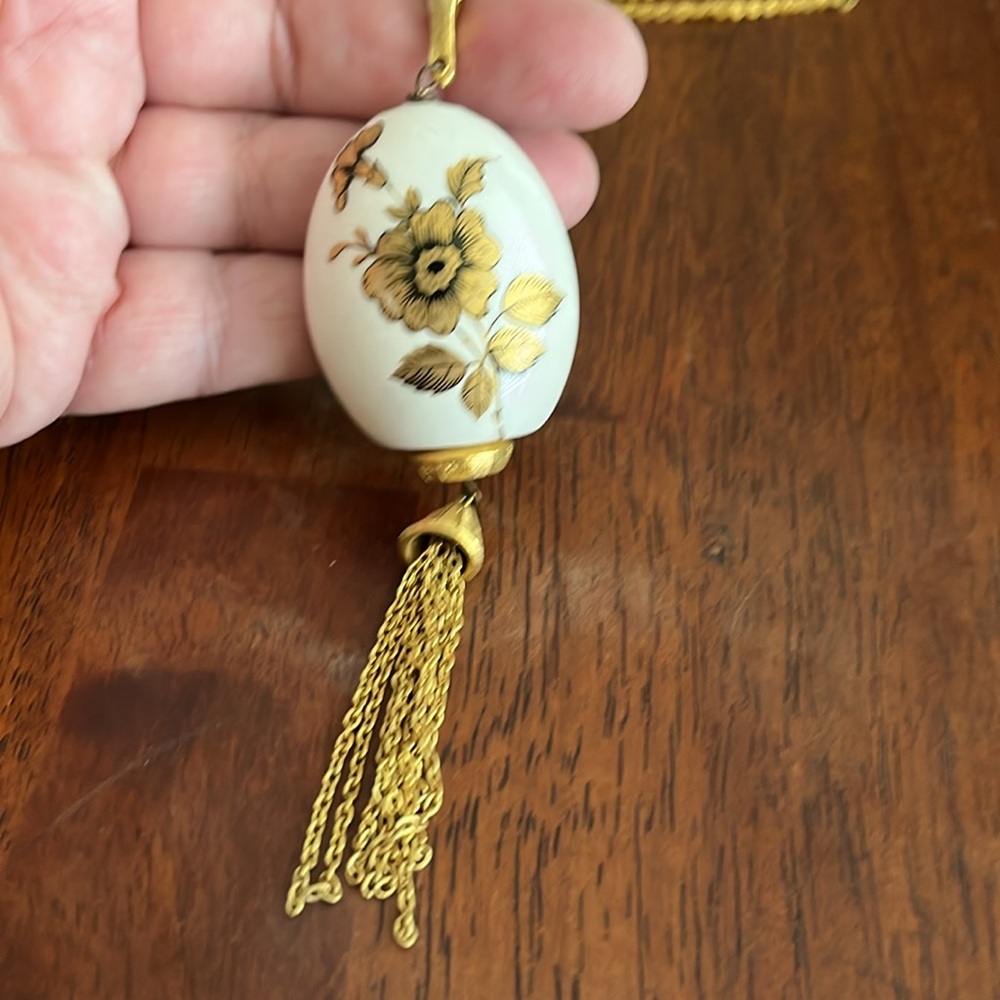 Lord Nelson Staffordshire pottery pomander necklace - Picture 3 of 4